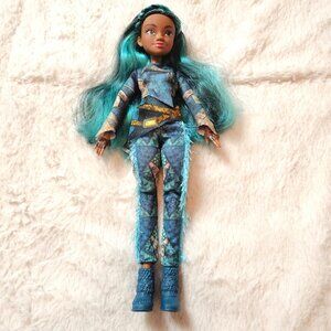2020 Disney Descendants 3 Uma Signature Fashion Doll Hasbro